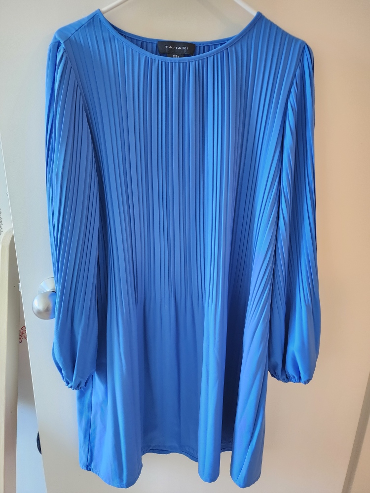Blue dress thumbnail