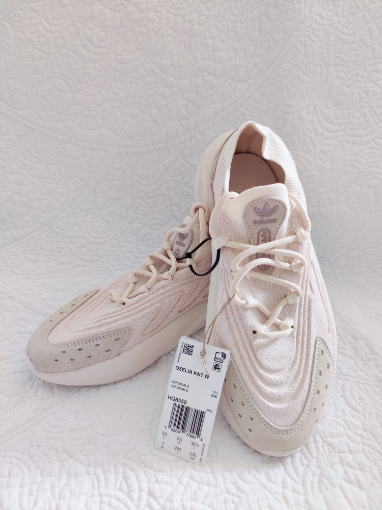 Ozelia knit Adidas size 7 women