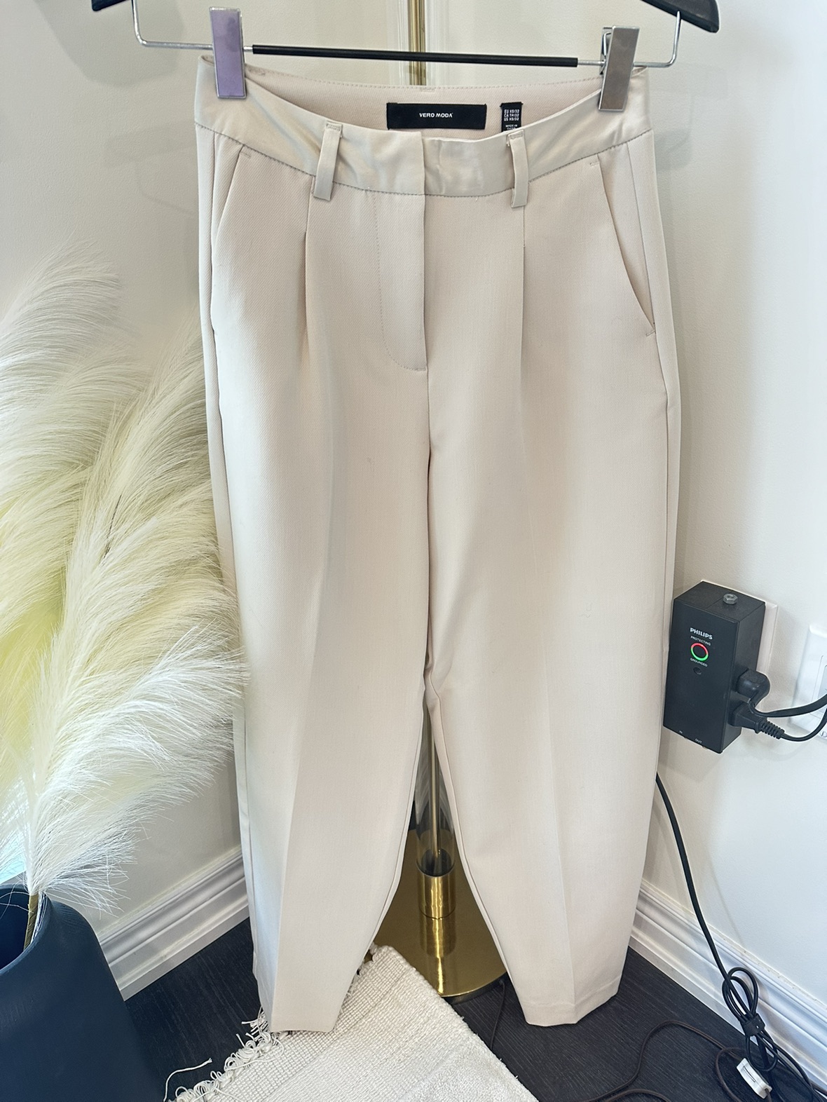 Vero Moda Laura High Rise Satin Waist Barrel Pants Size XS - photo 2