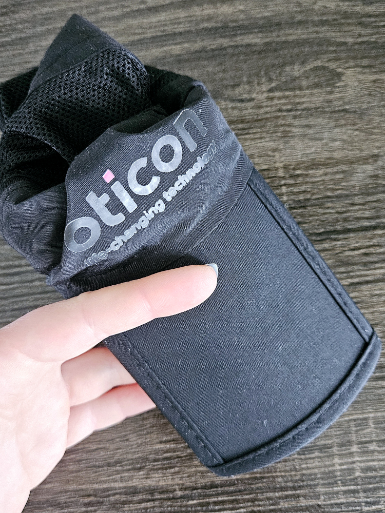 Folding Black Baseball Cap with Adjustable Elastic