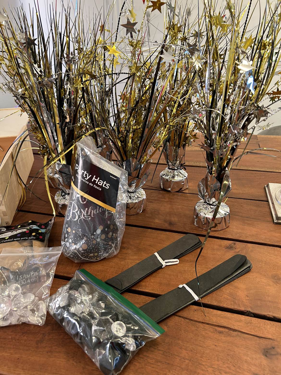 Gold and Black Party Supplies! image indicator(4)