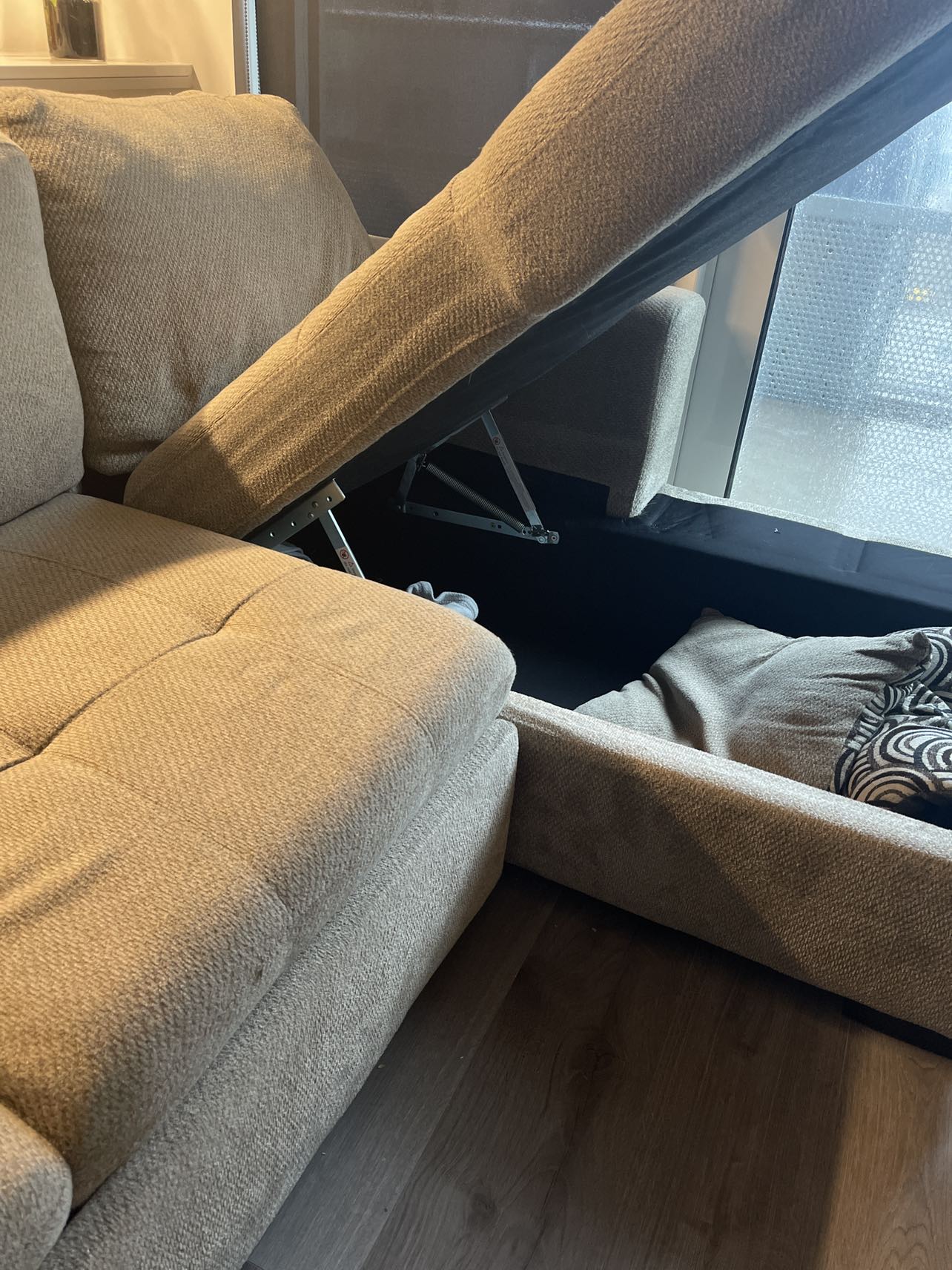 L-Shape Couch (with pull out bed) - photo 4