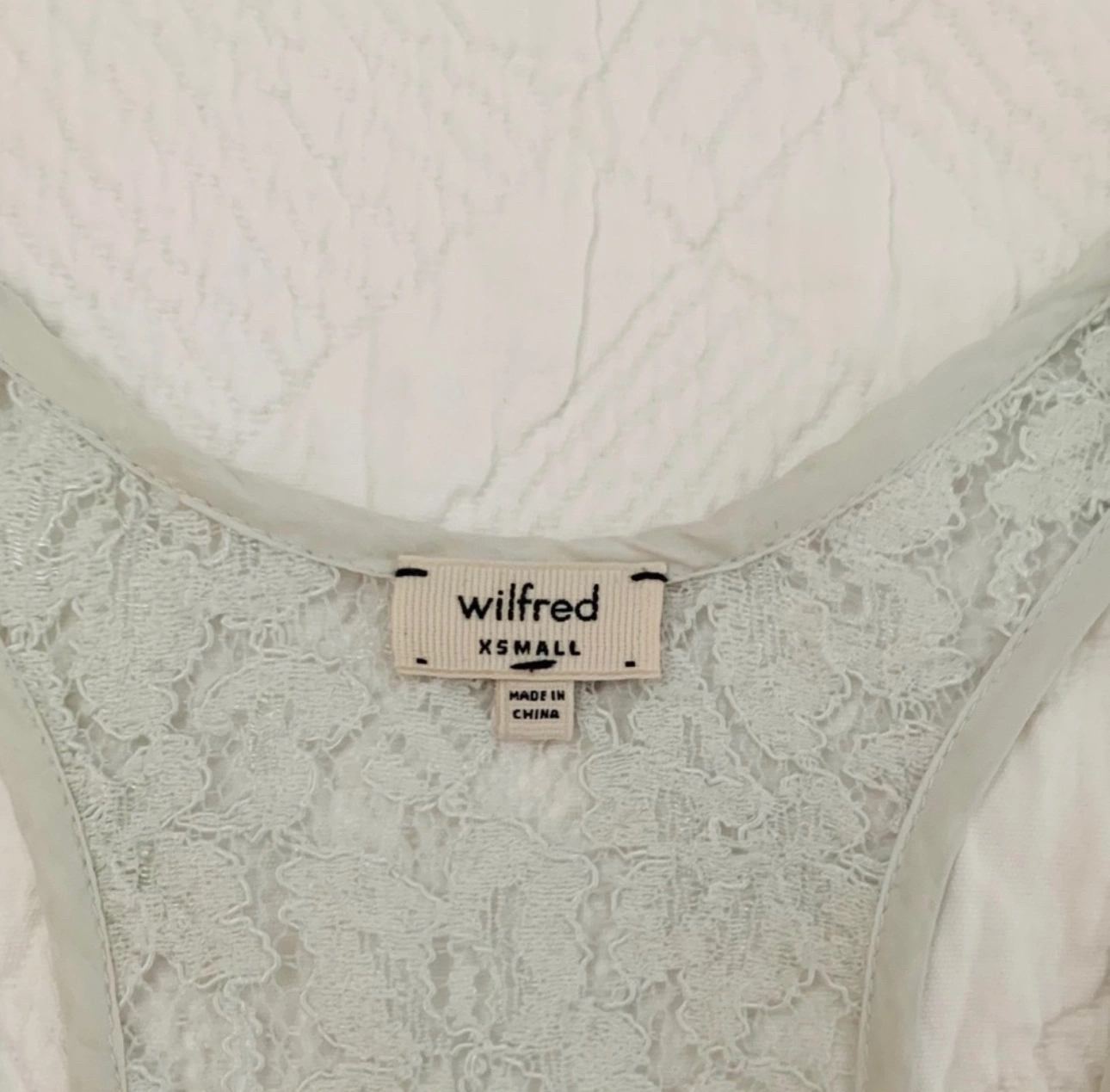 Selling brand new Aritzia Wilfred Madeline lace tank in size XS image indicator(3)