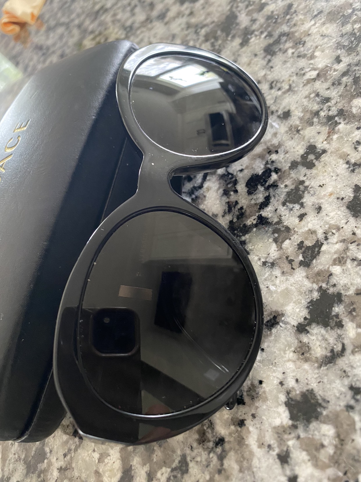 Authentic Versace sunglasses. image indicator(5)