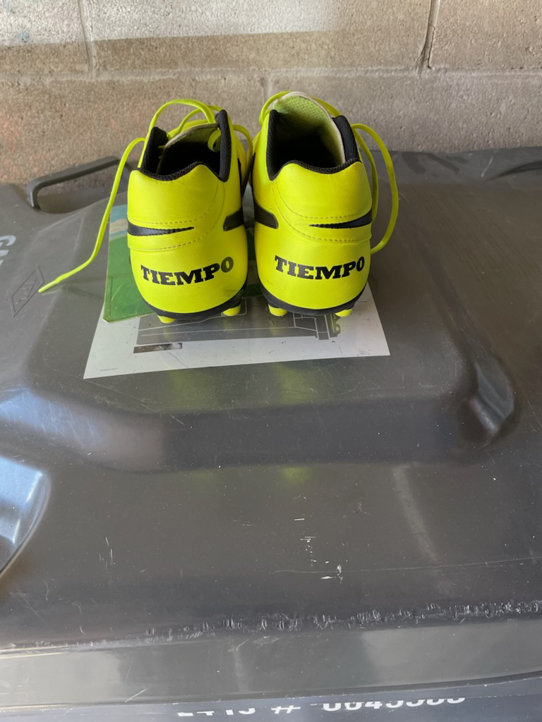 nike soccer cleats - photo 2