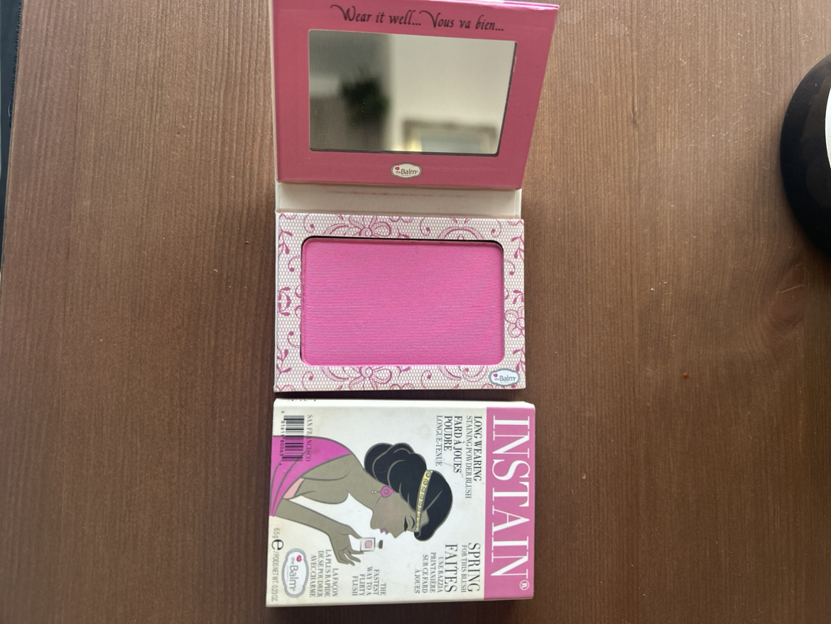 Some makeup - photo 2