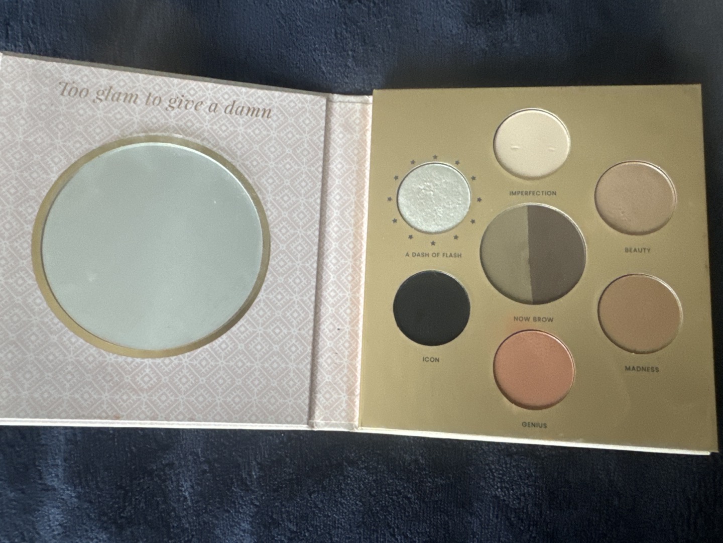 #freecycle Flawless modern Marilyn makeup palette thumbnail