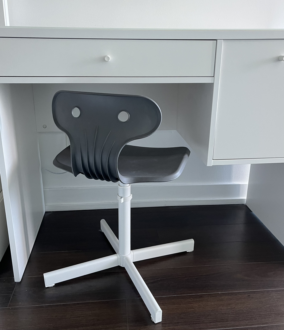 White desk with glass top for small spaces! - photo 2