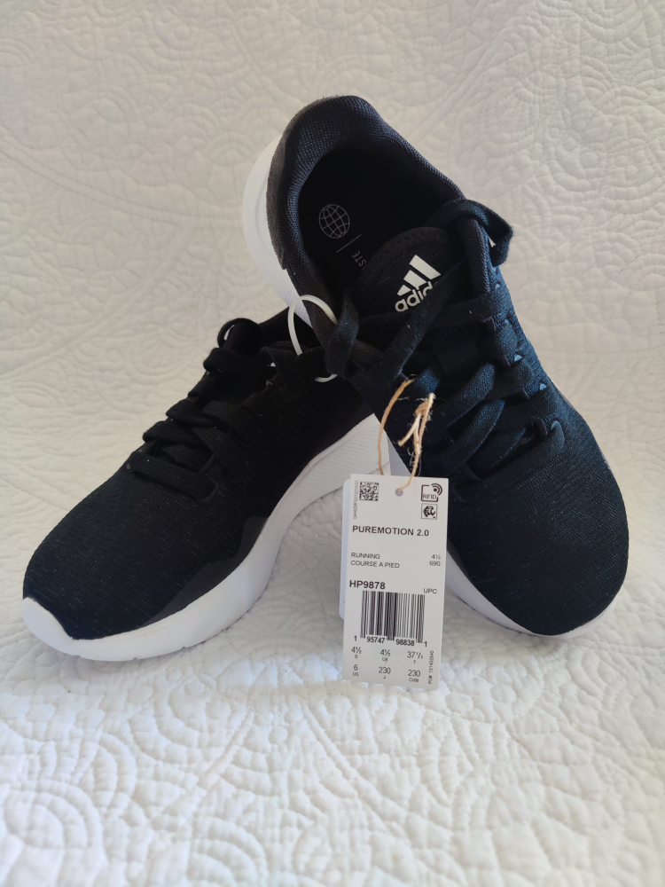 Puremotion 2.0 Adidas shoes size 6