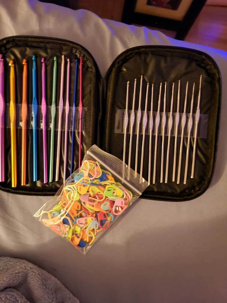Crochet hook kit thumbnail