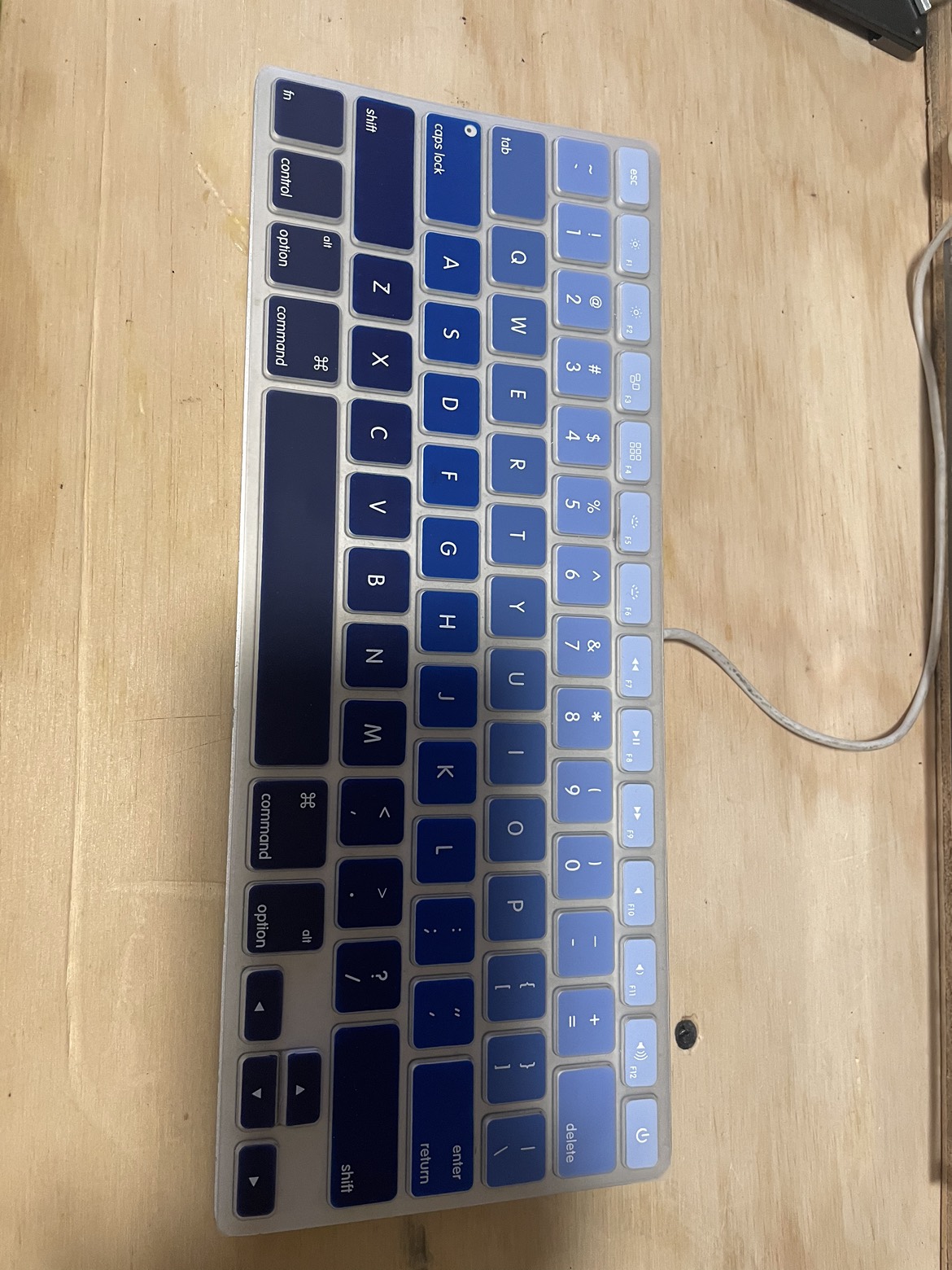 Apple keyboard with 2 USB connectors