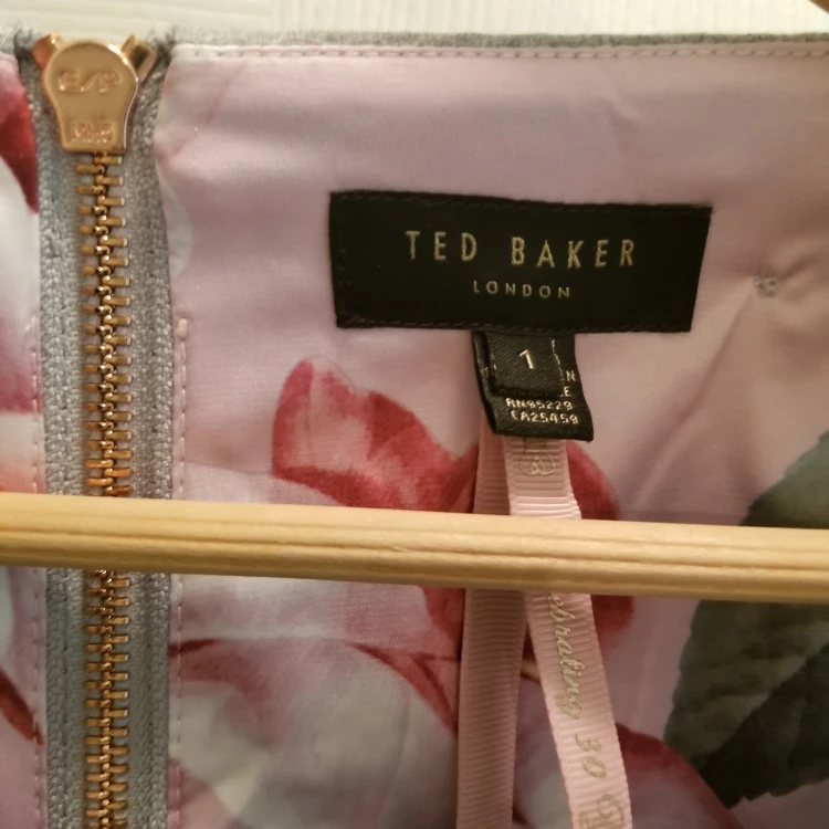 BRAND NEW Ted Baker $450 Designer Dress Grey Peplum Pleated image indicator(7)