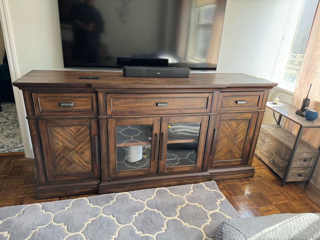 Tv stand/ hutch