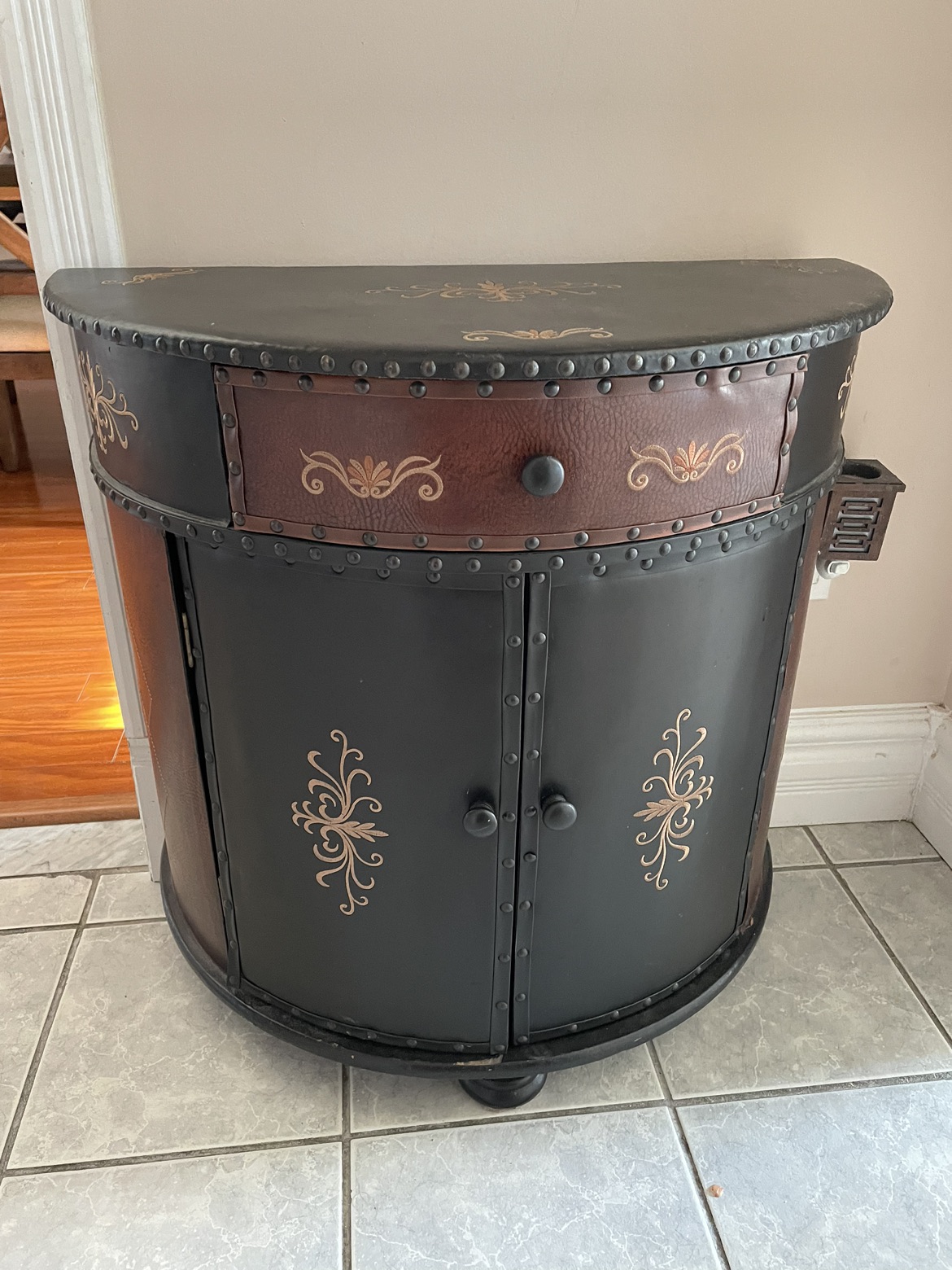 Leather credenza with mirror - photo 3