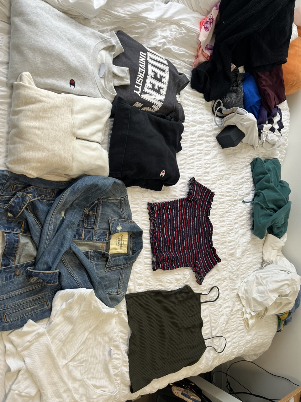 size medium champion sweaters - photo 4