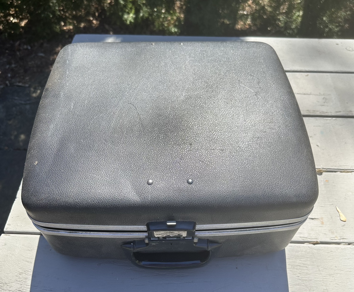 Vintage UNDERWOOD typewriter  Finger-Flite (Moving sale!) image indicator(7)