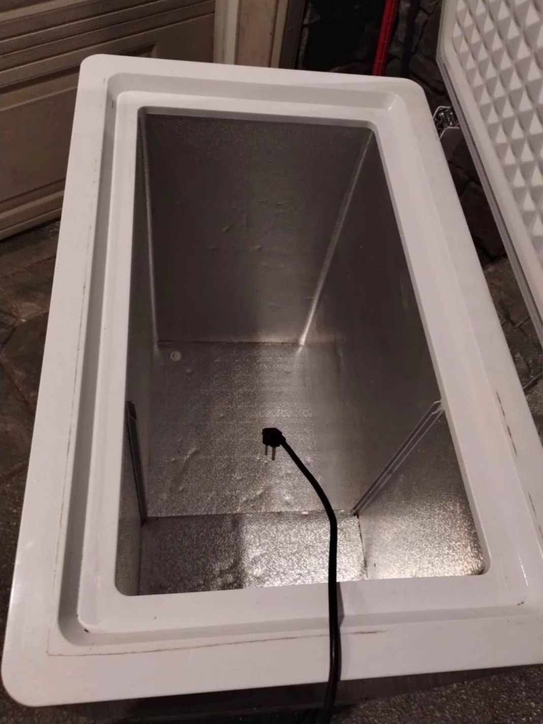 Excellent 5.5cuft Danby Deep Freezer - photo 4
