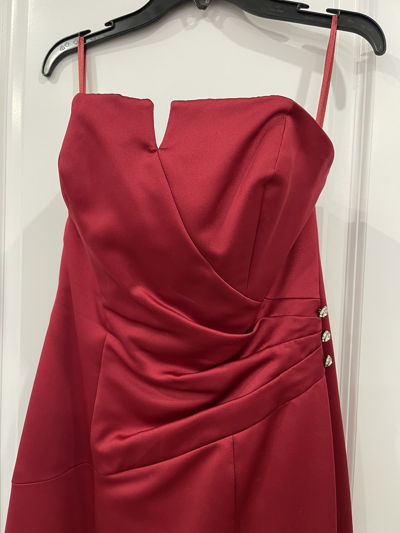 STRAPLESS CANDY APPLE RED
