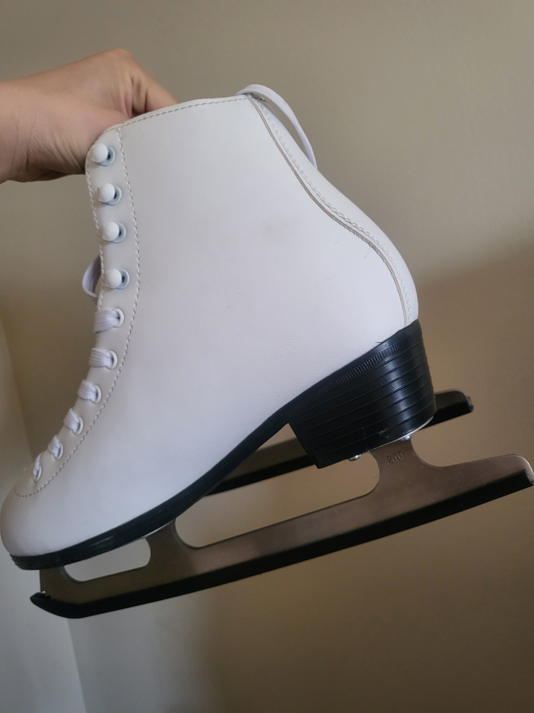 Ice skating ⛸️ - photo 2
