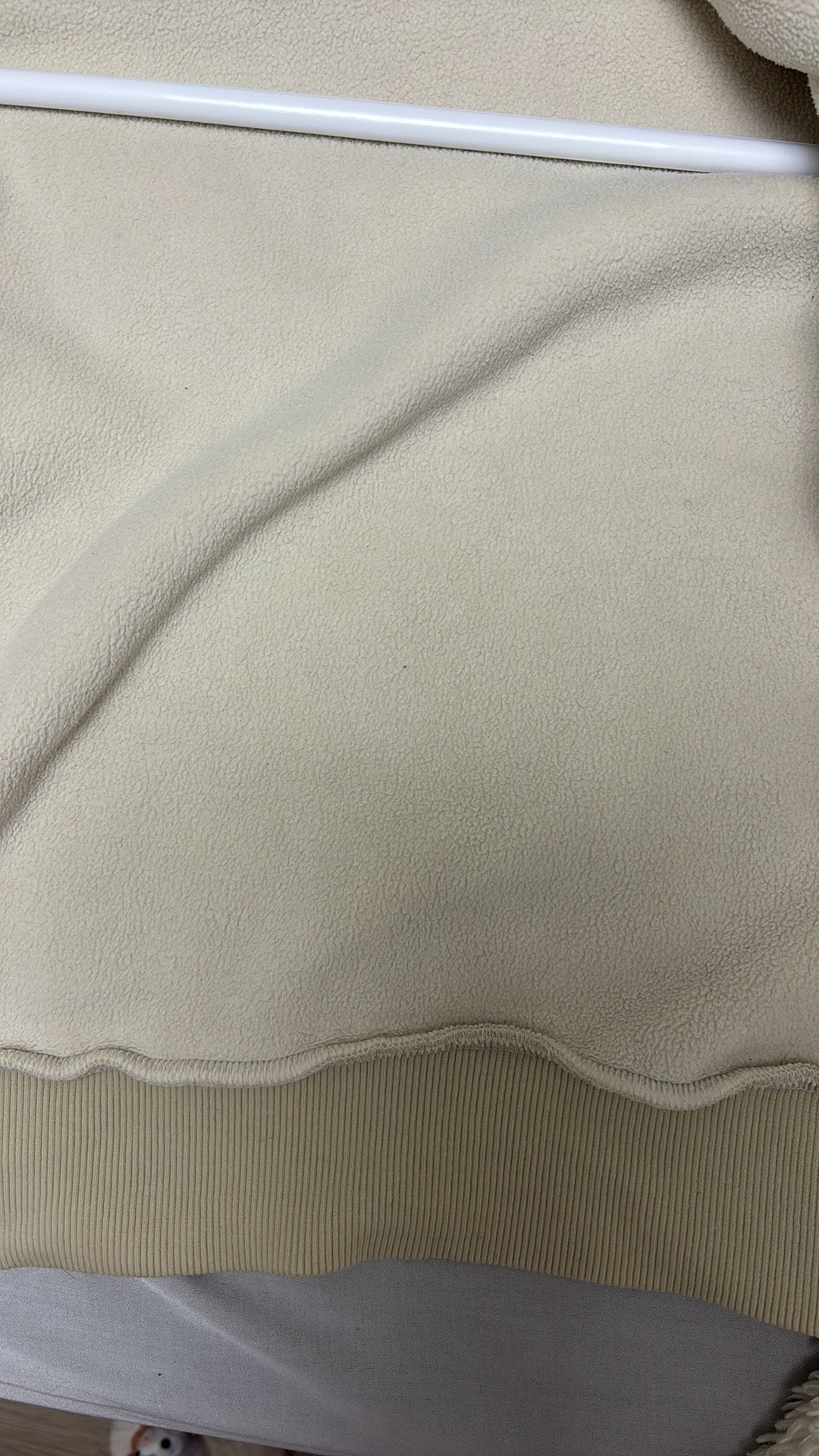 Uniqlo women’s Sherpa bomber jacket size XS image indicator(3)