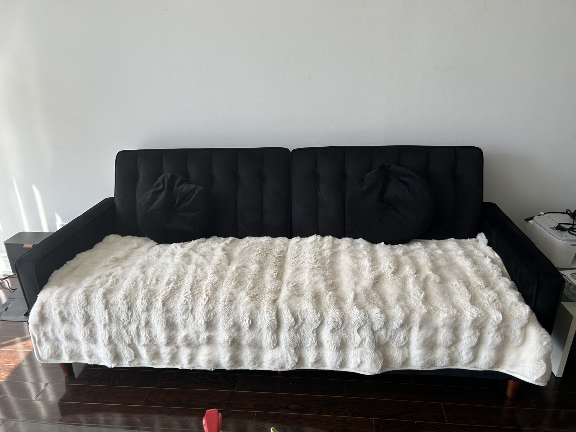 Black Sofa cum bed  2 Cushions Velvet soft luxurious white throw - photo 2