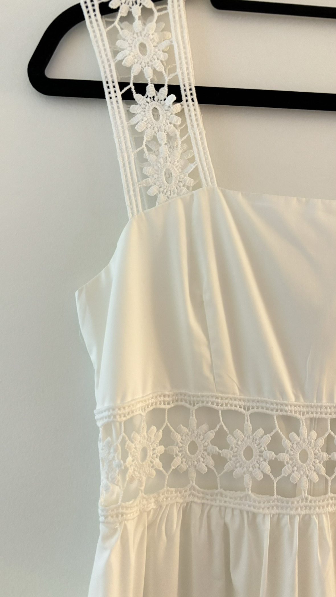 Embroidery dress with back zip image indicator(3)