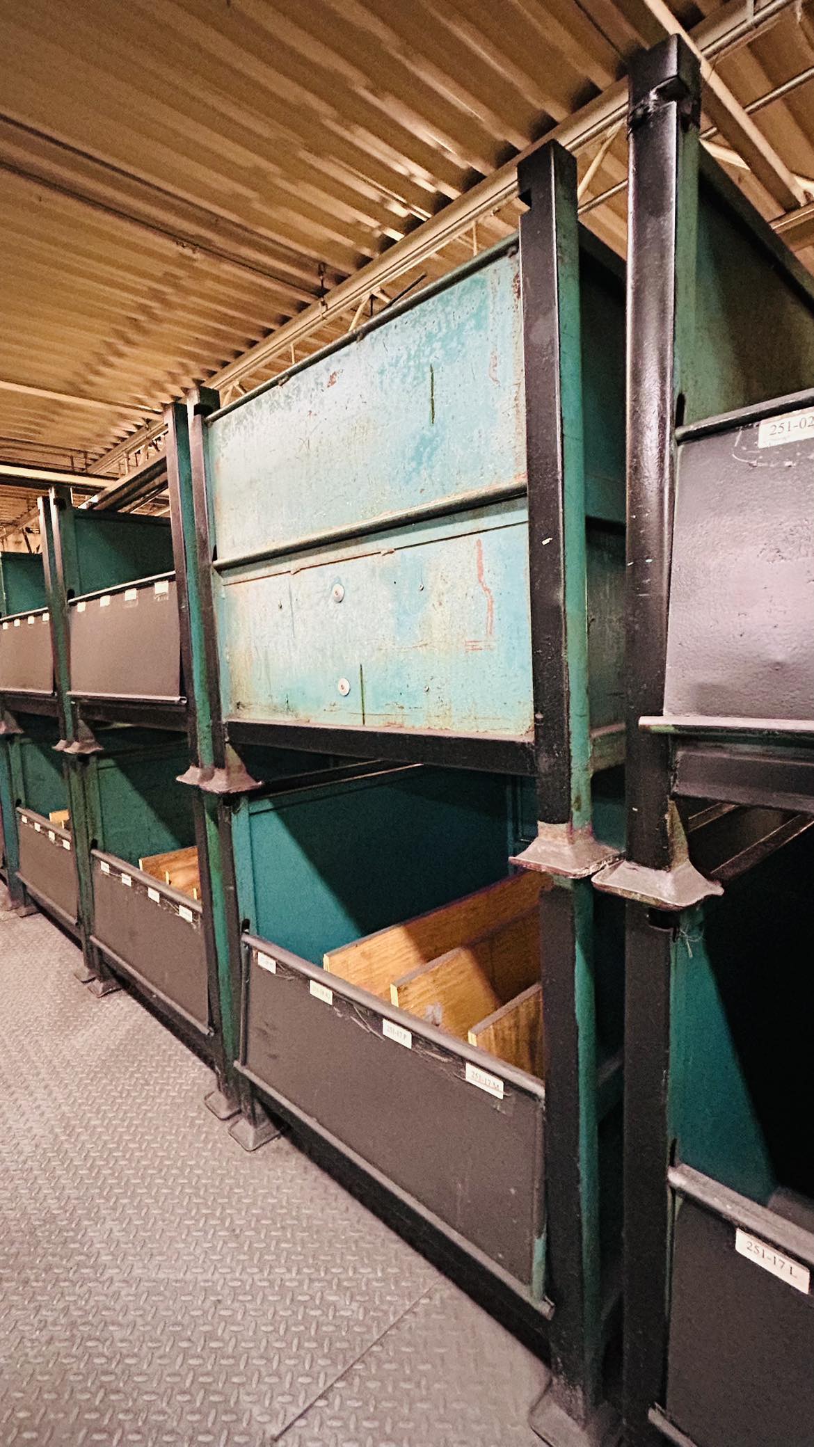 Stackable Metal Bins thumbnail