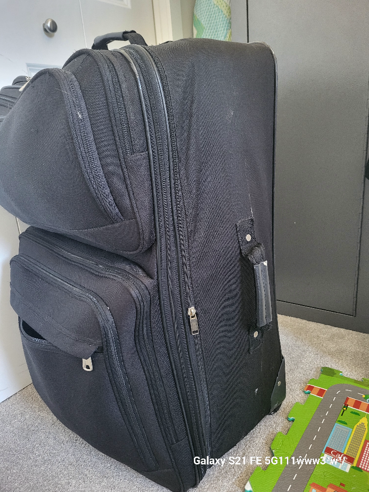 suitcase - photo 4