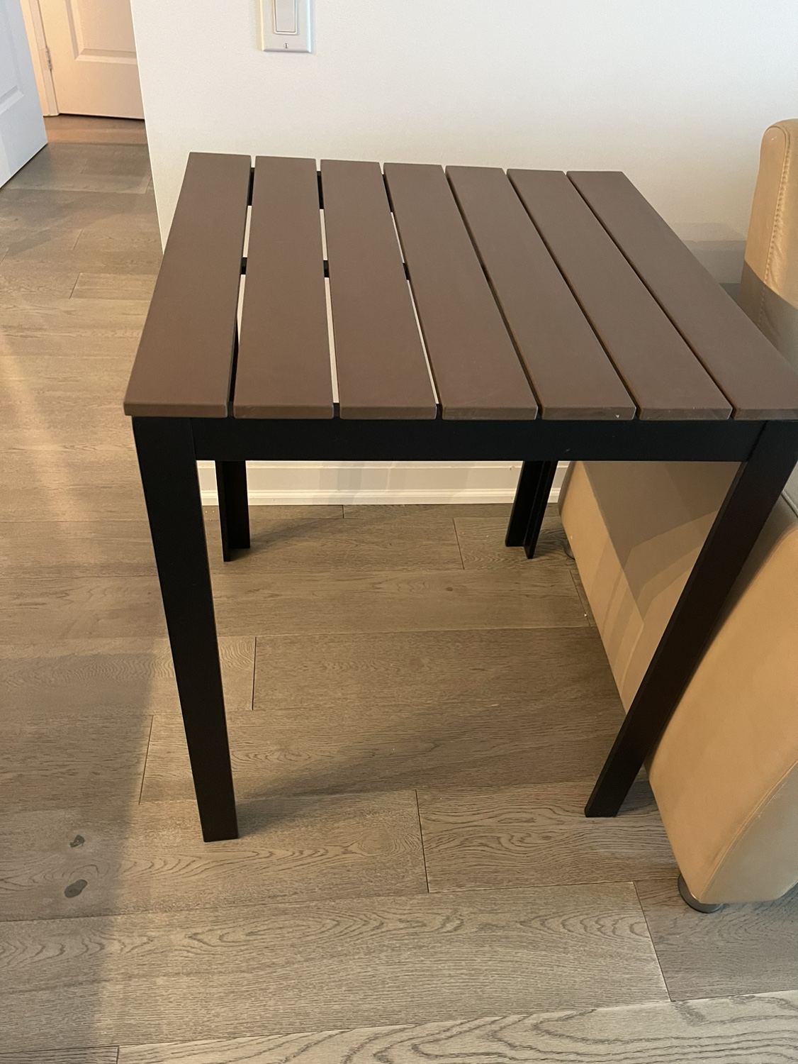 Balcony table thumbnail