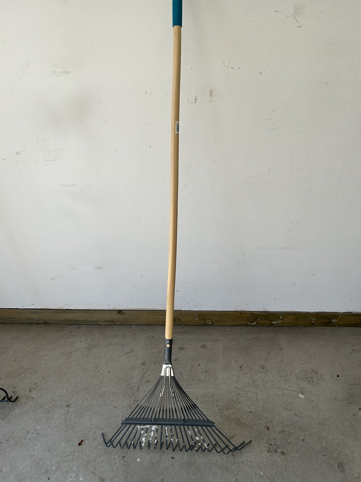 Soft style rake