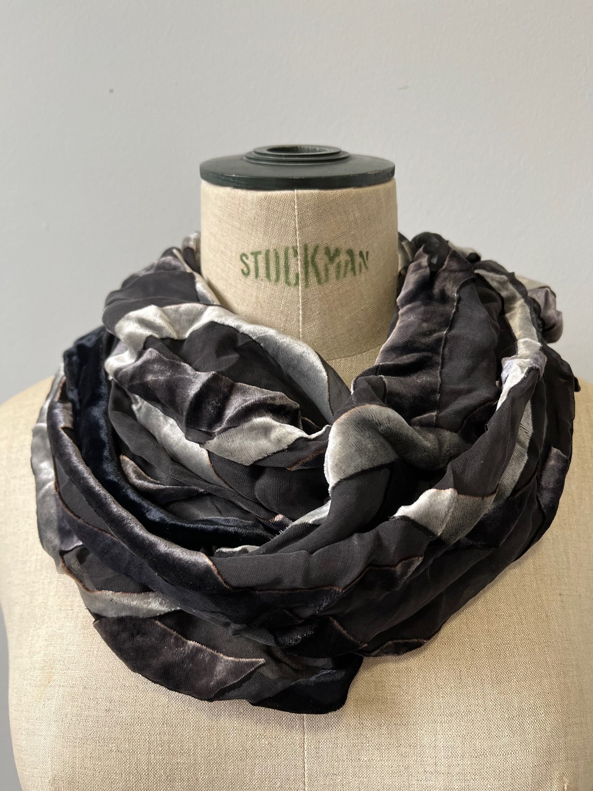 Cut Velvet Scarf/Shawl image indicator(3)