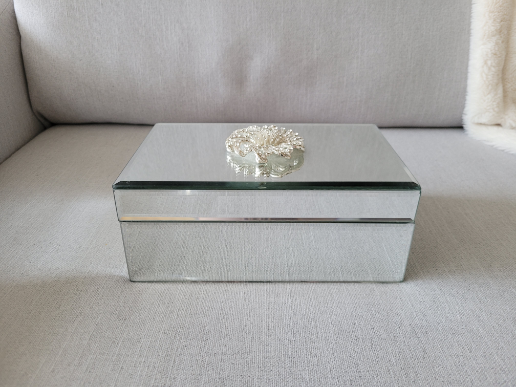 Jewelry Box @Yonge / Glencairn *Final price thumbnail