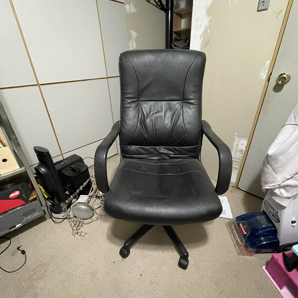Desk chair