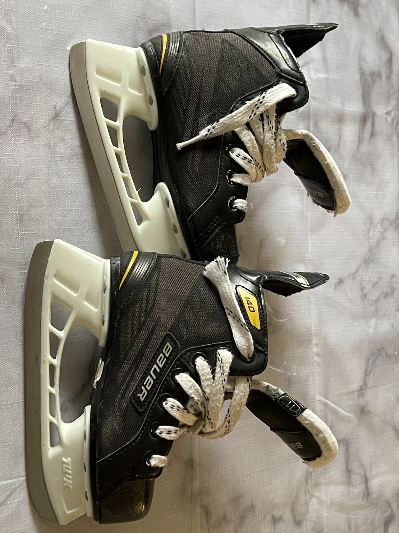 Bauer Kids Hockey Skates (pair) - size 11 R