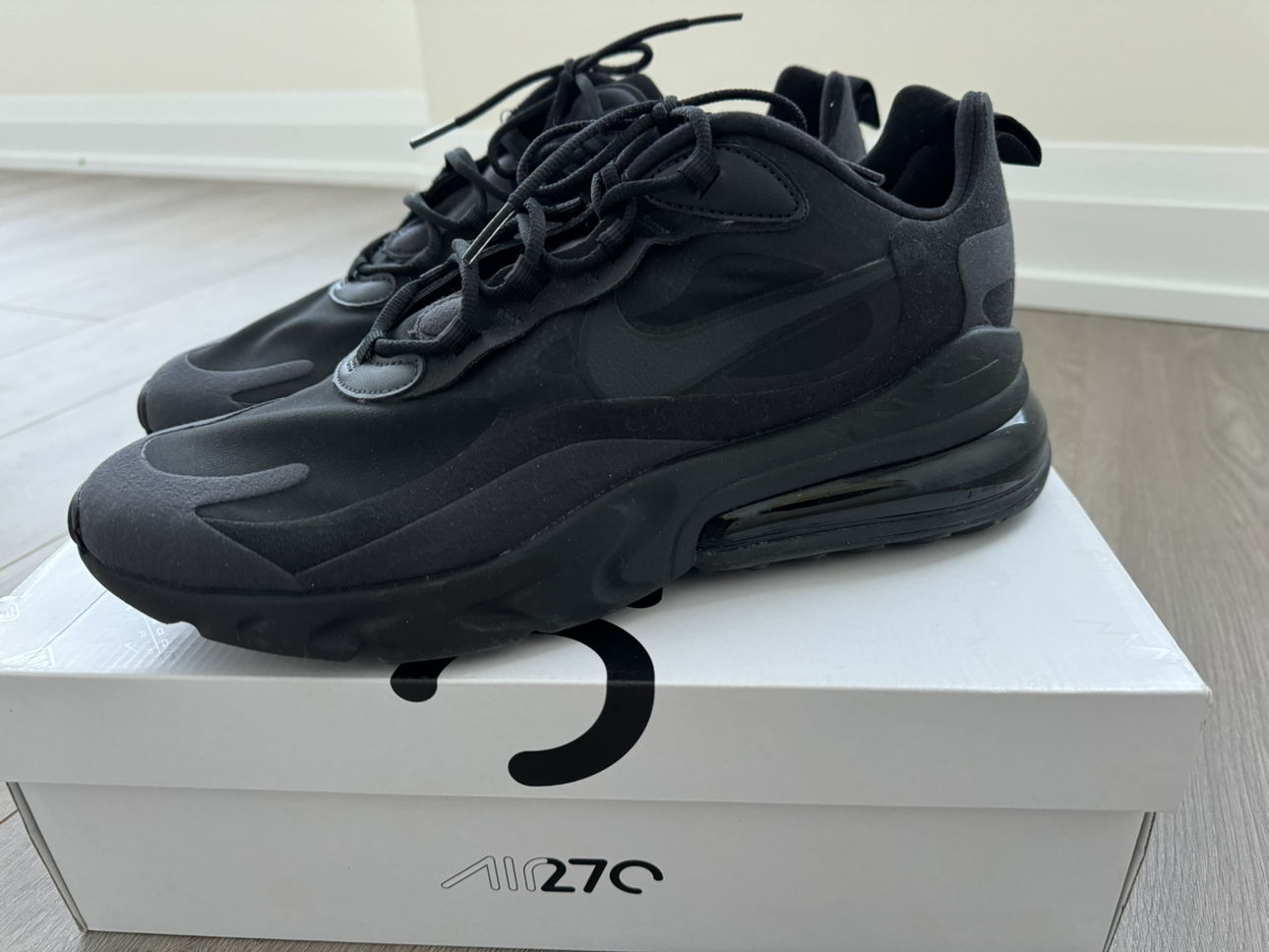 New Men’s Nike Air Max 270 React (Men’s Size 11)