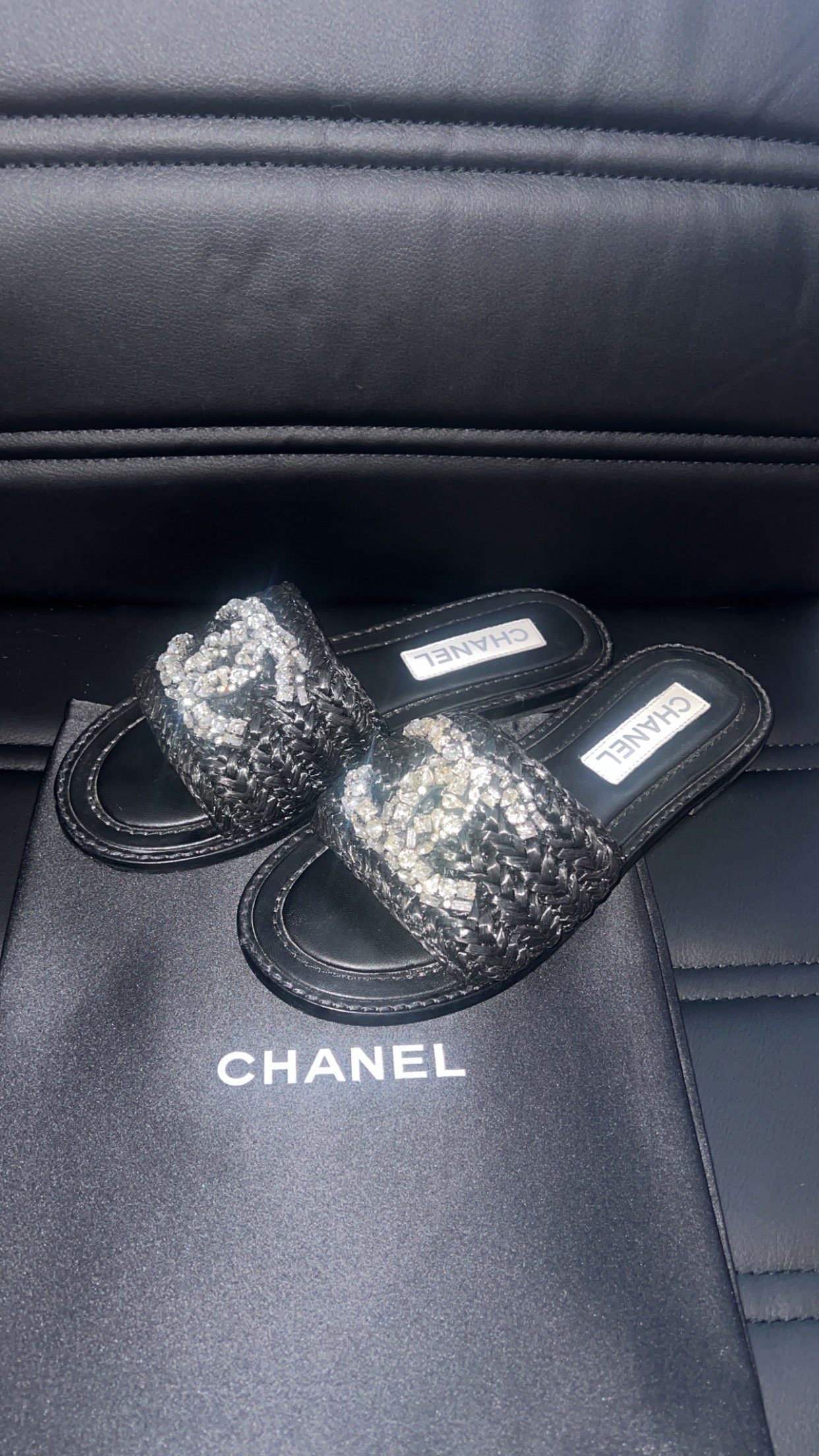 CHANEL Rhinestone Slide 8.5 image indicator(2)