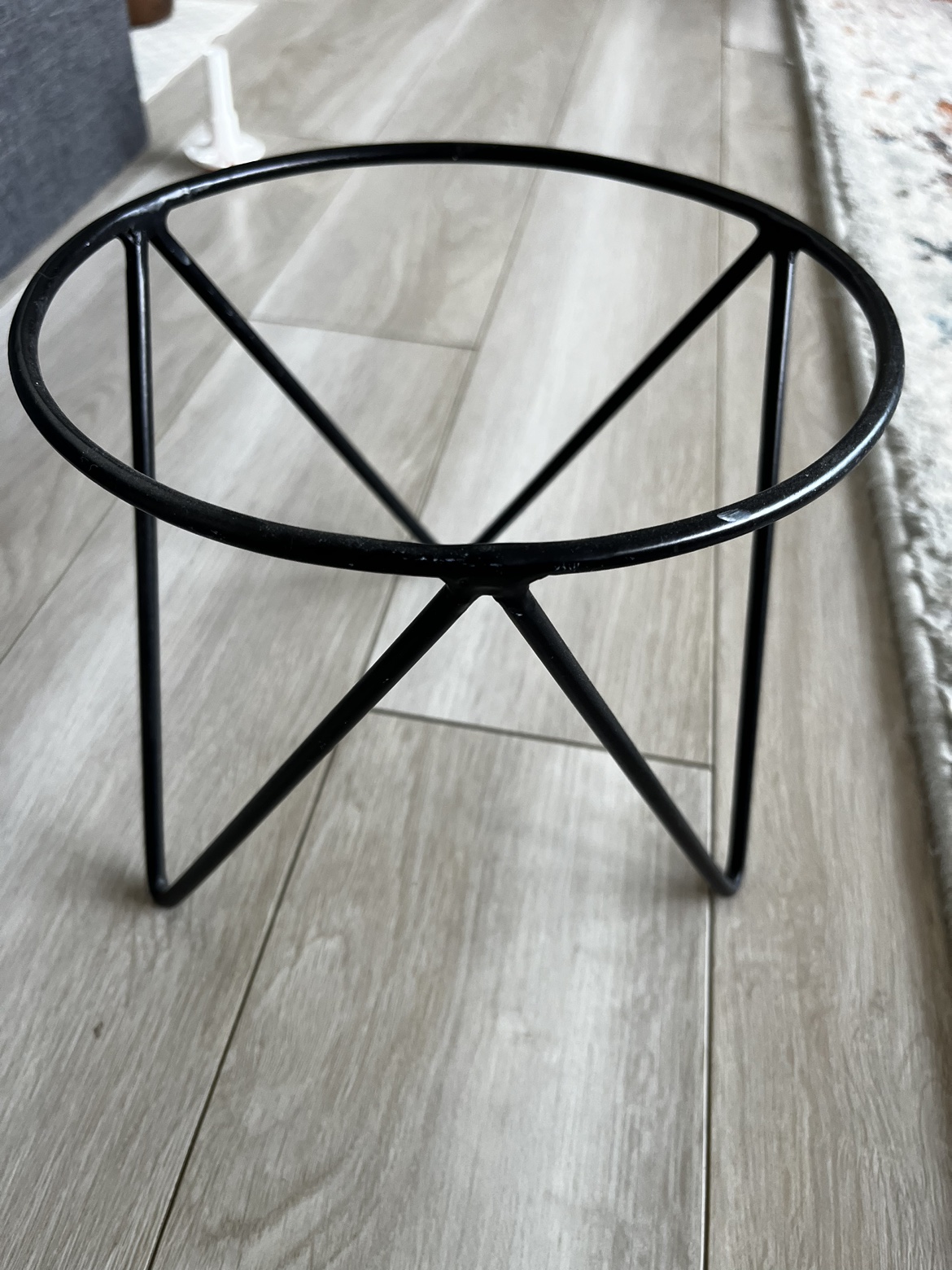 Plant stand thumbnail