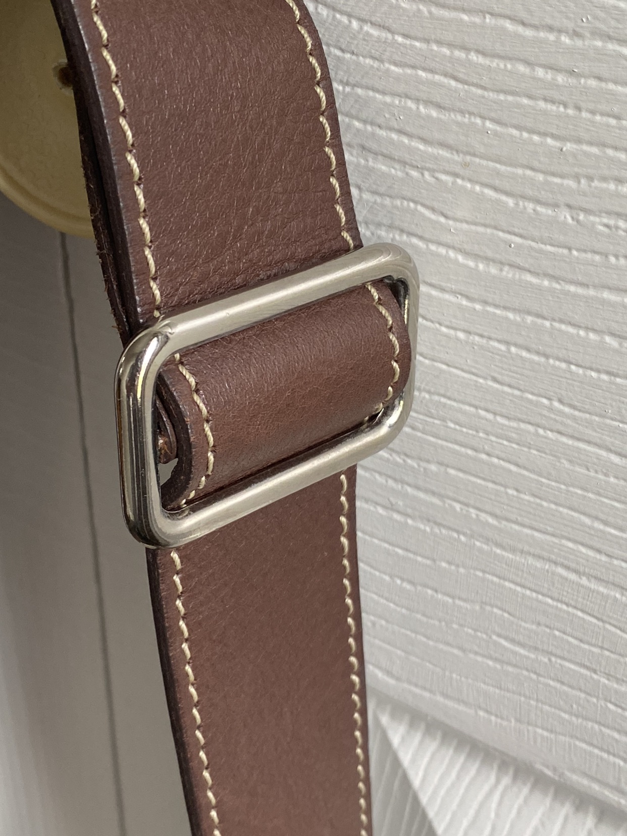 Roots cross body. image indicator(8)