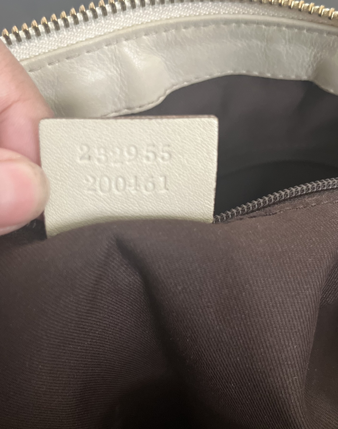 Authentic Gucci Sukey shoulder bag image indicator(8)
