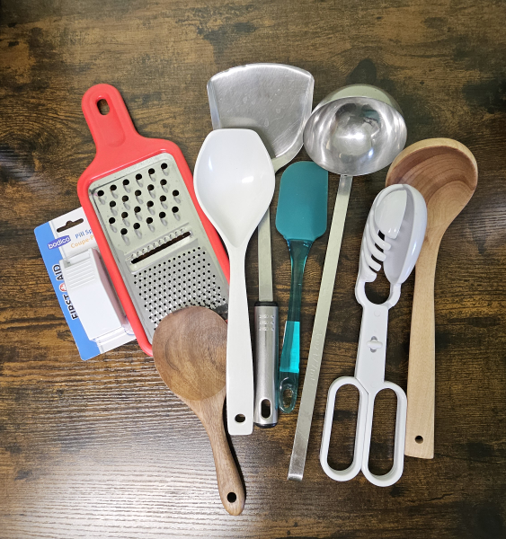Free - misc kitchen drawer items