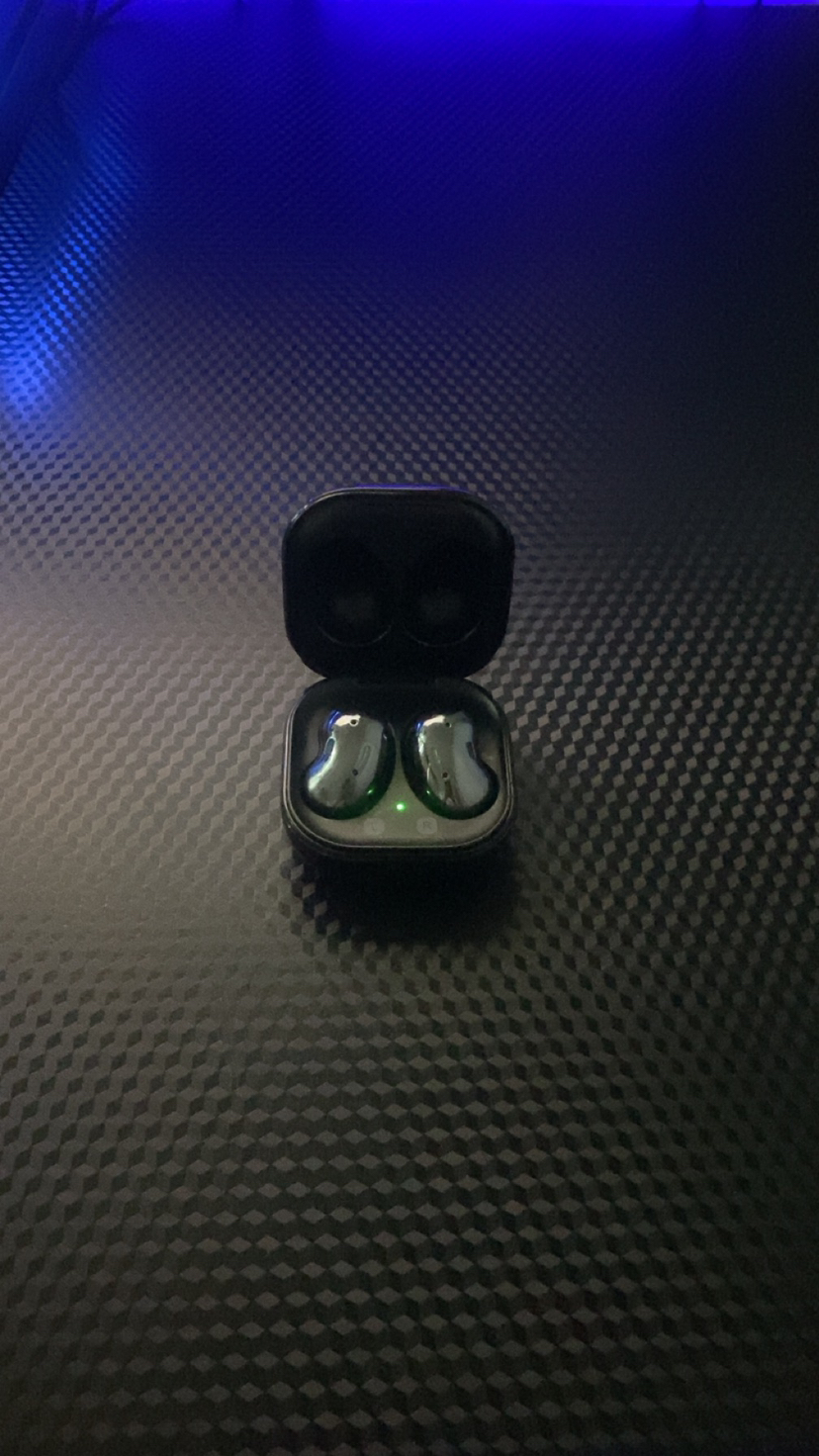 Samsung Galaxy Earbuds thumbnail