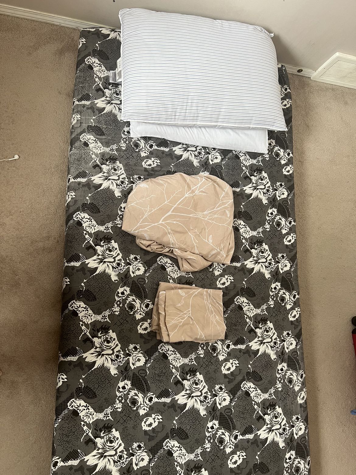 Moving Sale- Single Mattress - photo 4