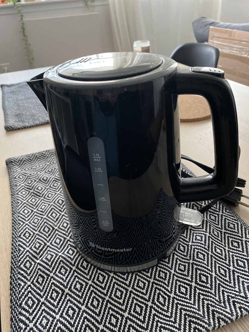 Moving Sale: Electric Kettle thumbnail