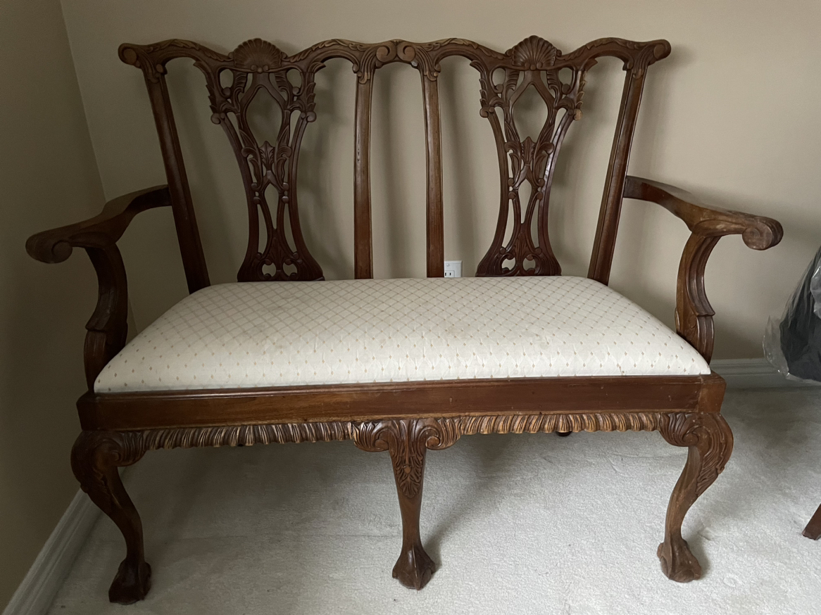 Love sit ( hands made from Indonesia)