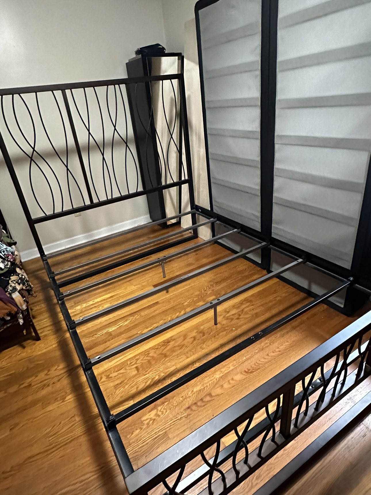 Metal bed frame queen size - photo 5