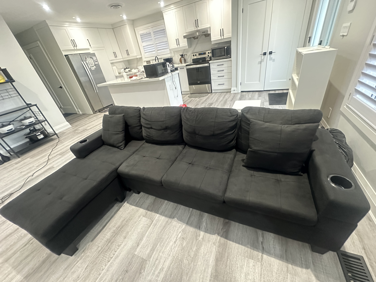 L-Shaped Sofa (Black) - photo 5