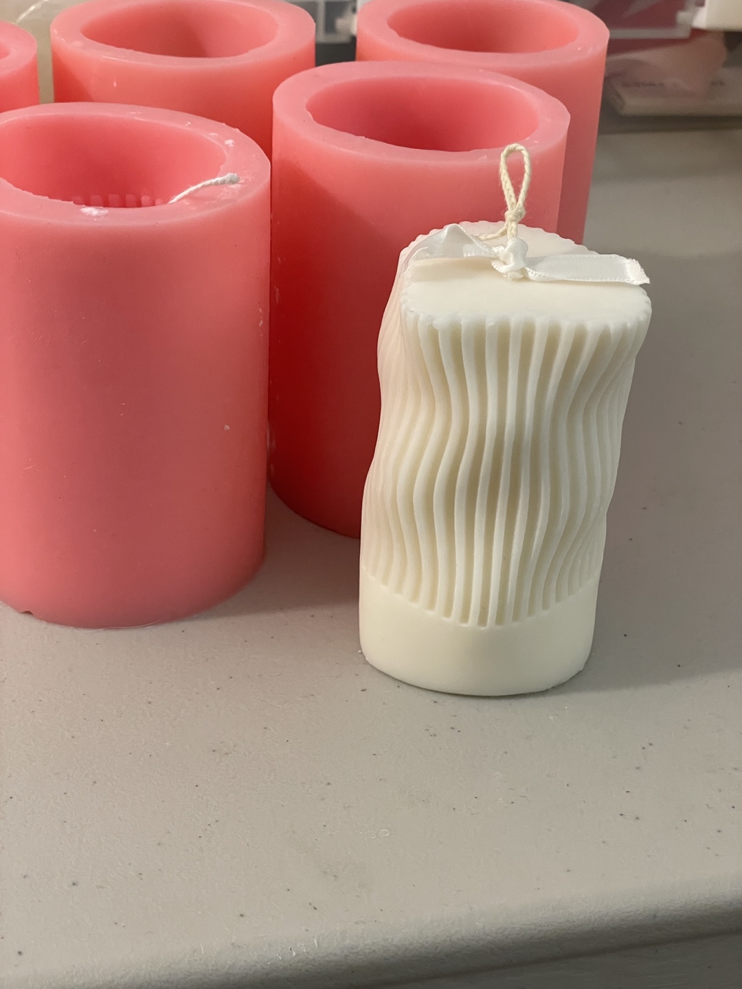 Silicone candle mold, unsymmetrical wavy design pillar - photo 3