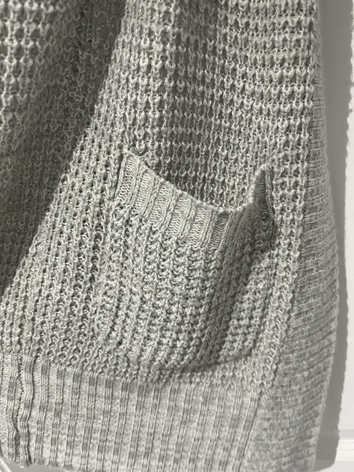 Grey knit open cardigan with pockets image indicator(4)