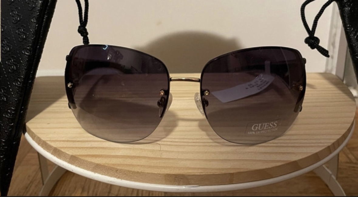 Women’s Guess Sunglasses thumbnail
