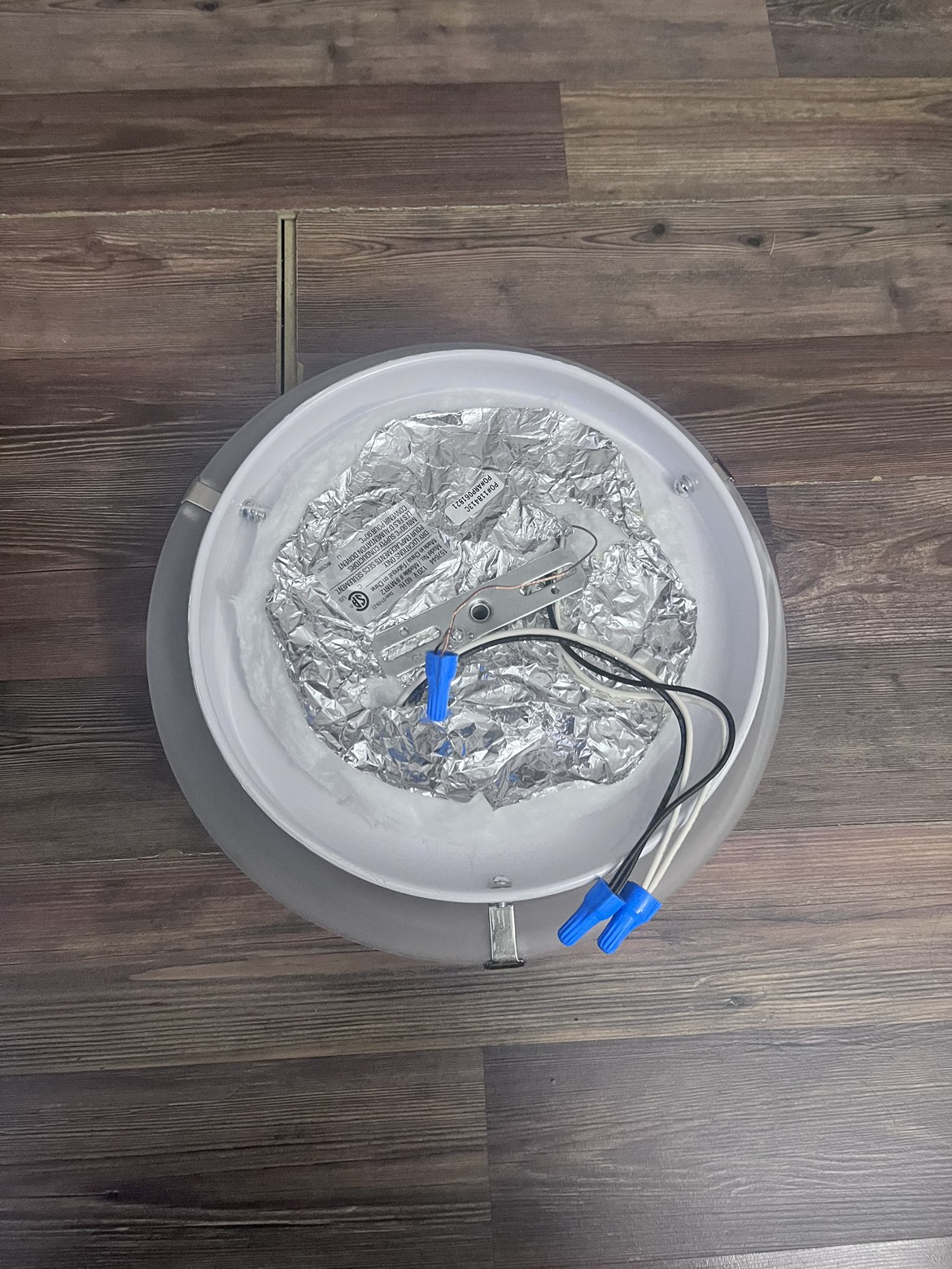 🥕Builder-grade flush mount lighting fixture image indicator(3)